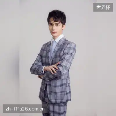 伏语芊